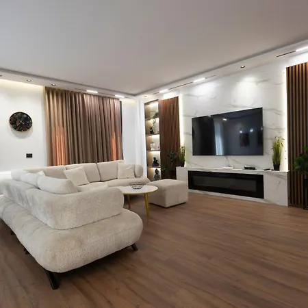 Aria Luxury 1 *