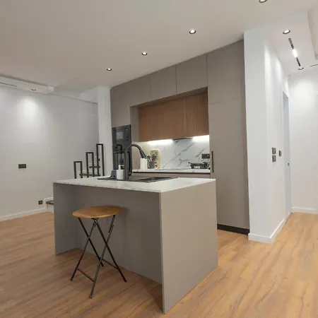 Aria Luxury 1 *